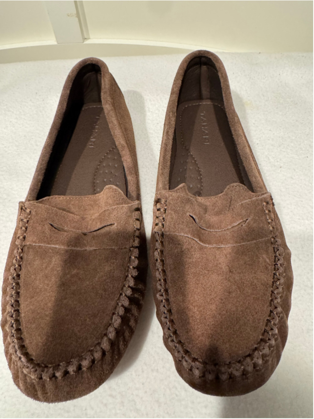 Women's Tahari Size 10 Brown Suede Driving Moccasin Loafer Flats